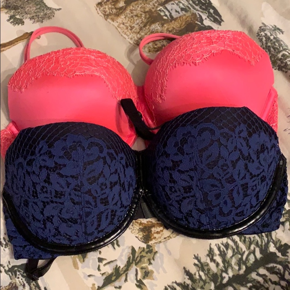 Victoria’s Secret 32D bras